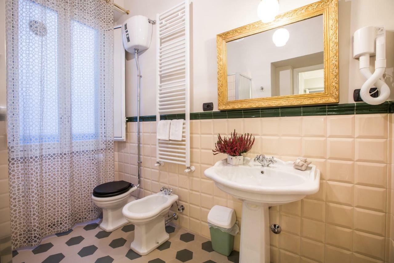 Art Nouveau Roma Colosseo Suites Exterior foto